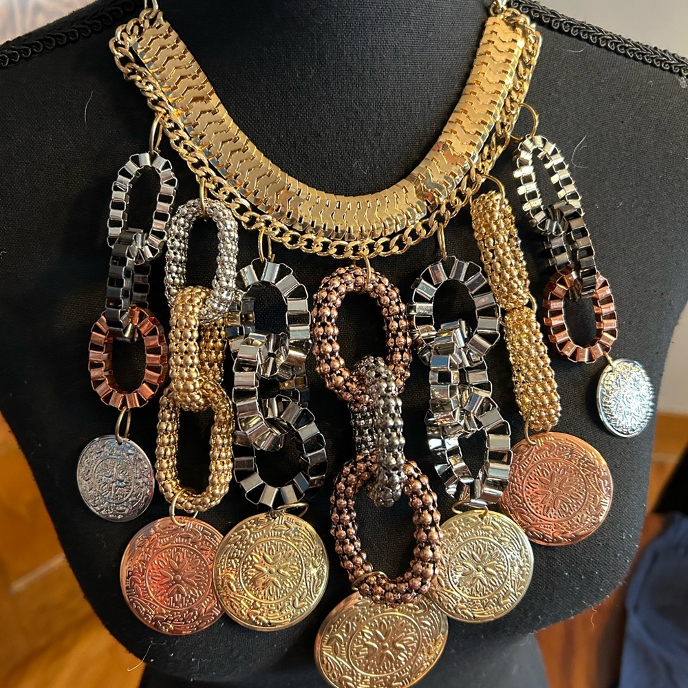 Mixed metal color necklace